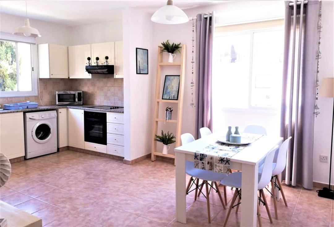 Pafia Modern Apartment Paphos Eksteriør billede
